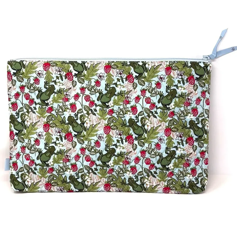 Vera Bradley Frogberry Garden Blue Laptop Pouch Cotton Up To 15 in Laptop Frogs